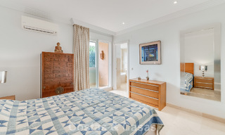 Apartamento de esquina espacioso con vistas panorámicas en venta en las colinas de Nueva Andalucía, Marbella 779574 