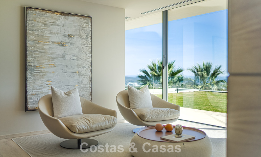 Nueva y sofisticada villa de lujo en venta en una comunidad privada y cerrada 24/7 en Sotogrande, Costa del Sol 779272