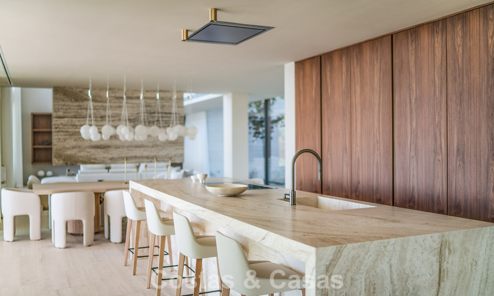 Nueva y sofisticada villa de lujo en venta en una comunidad privada y cerrada 24/7 en Sotogrande, Costa del Sol 779273