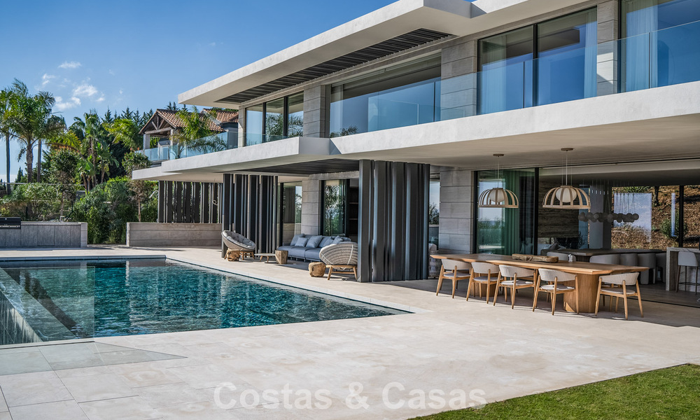 Nueva y sofisticada villa de lujo en venta en una comunidad privada y cerrada 24/7 en Sotogrande, Costa del Sol 779276
