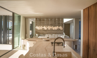 Nueva y sofisticada villa de lujo en venta en una comunidad privada y cerrada 24/7 en Sotogrande, Costa del Sol 779290 