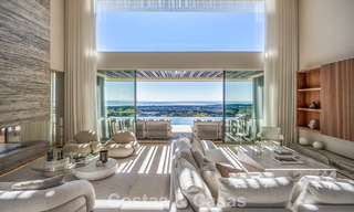 Nueva y sofisticada villa de lujo en venta en una comunidad privada y cerrada 24/7 en Sotogrande, Costa del Sol 779294 