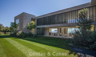 Nueva y sofisticada villa de lujo en venta en una comunidad privada y cerrada 24/7 en Sotogrande, Costa del Sol 779300 