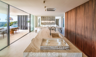 Nueva y sofisticada villa de lujo en venta en una comunidad privada y cerrada 24/7 en Sotogrande, Costa del Sol 779302 