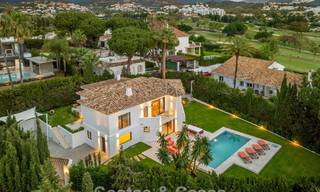Villa de lujo lista para entrar a vivir con arquitectura andaluza moderna en venta situada en el corazón de Nueva Andalucía, Marbella 779481 