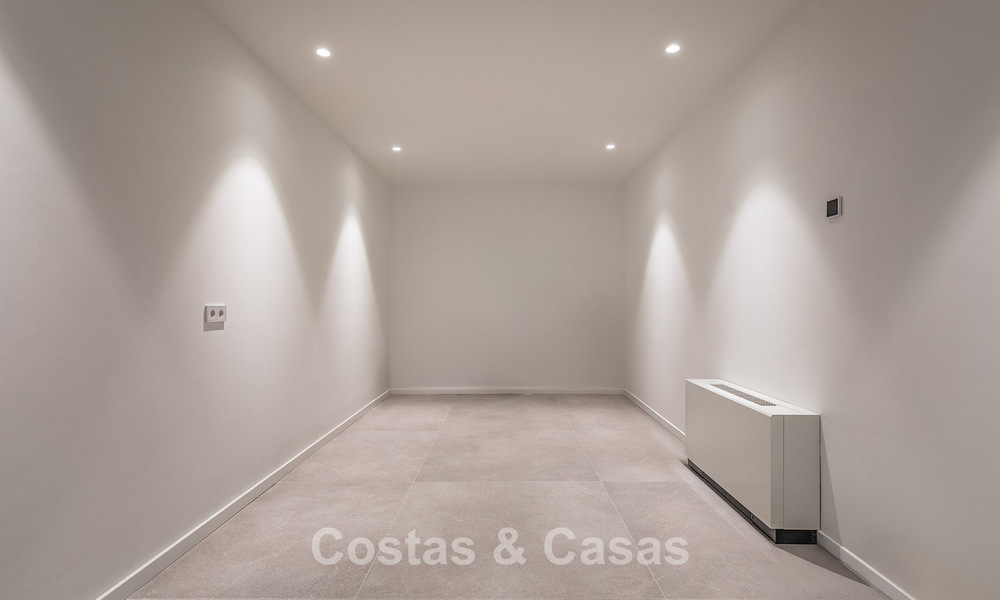 Prestigiosa villa reformada en venta en la cotizada urbanización cerrada de El Madroñal en Marbella - Benahavis 779513