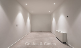 Prestigiosa villa reformada en venta en la cotizada urbanización cerrada de El Madroñal en Marbella - Benahavis 779513 