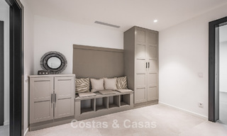 Prestigiosa villa reformada en venta en la cotizada urbanización cerrada de El Madroñal en Marbella - Benahavis 779514 