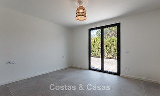 Prestigiosa villa reformada en venta en la cotizada urbanización cerrada de El Madroñal en Marbella - Benahavis 779517 