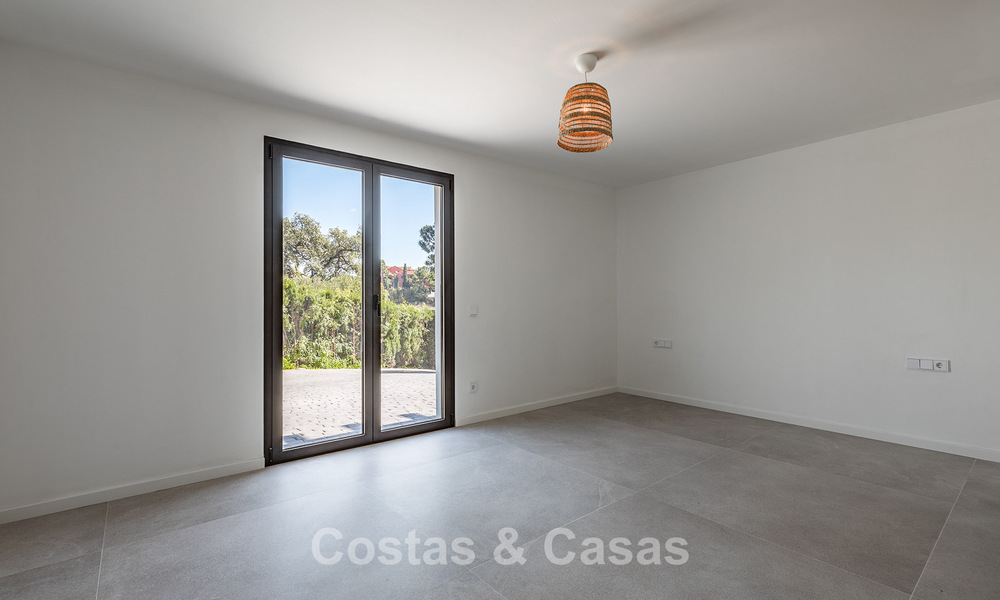 Prestigiosa villa reformada en venta en la cotizada urbanización cerrada de El Madroñal en Marbella - Benahavis 779518