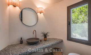 Prestigiosa villa reformada en venta en la cotizada urbanización cerrada de El Madroñal en Marbella - Benahavis 779522 