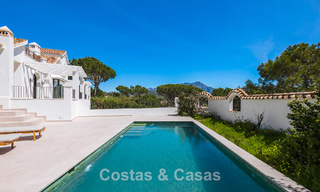 Prestigiosa villa reformada en venta en la cotizada urbanización cerrada de El Madroñal en Marbella - Benahavis 779524 