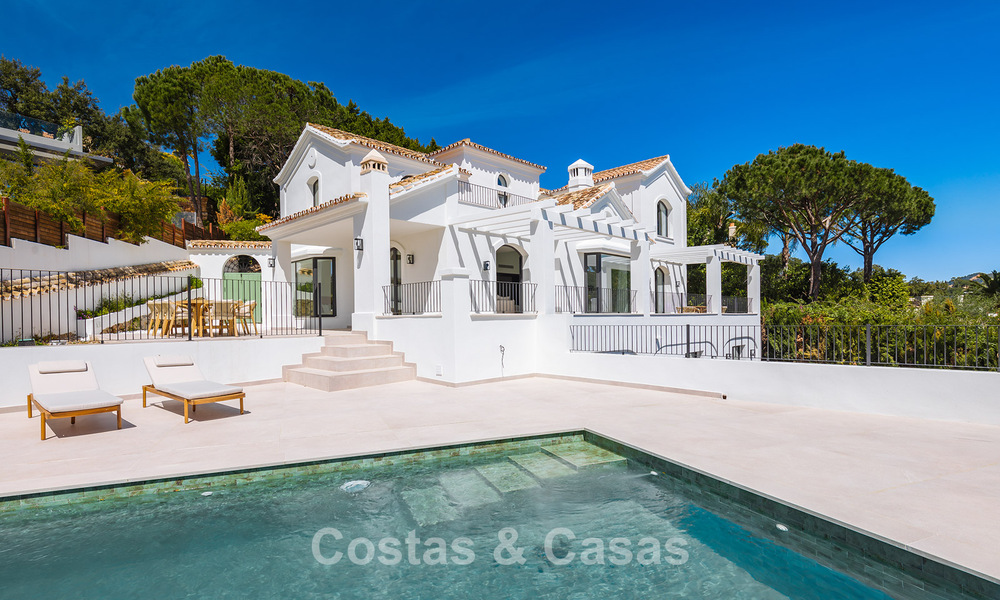 Prestigiosa villa reformada en venta en la cotizada urbanización cerrada de El Madroñal en Marbella - Benahavis 779526