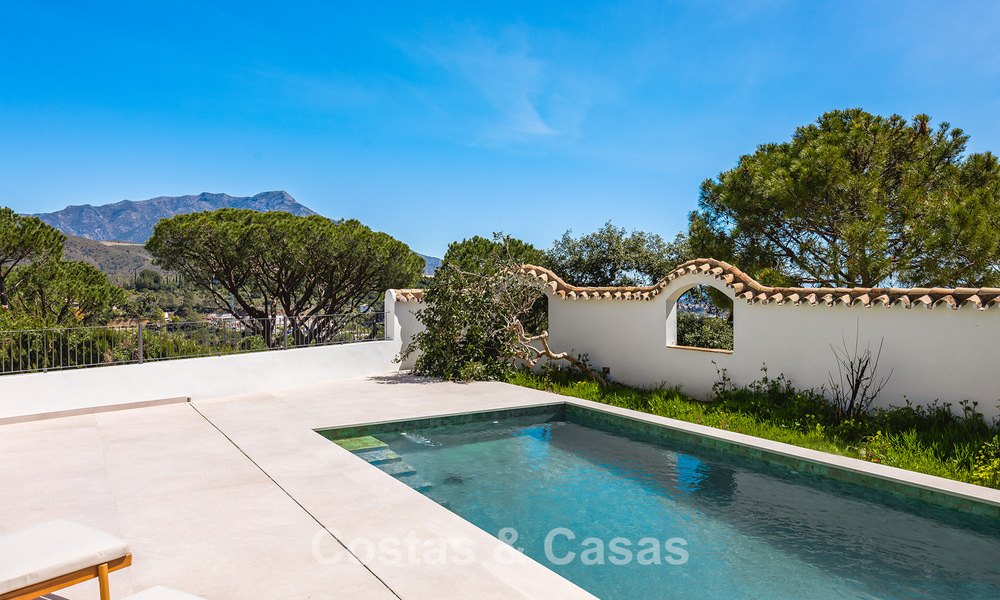 Prestigiosa villa reformada en venta en la cotizada urbanización cerrada de El Madroñal en Marbella - Benahavis 779529