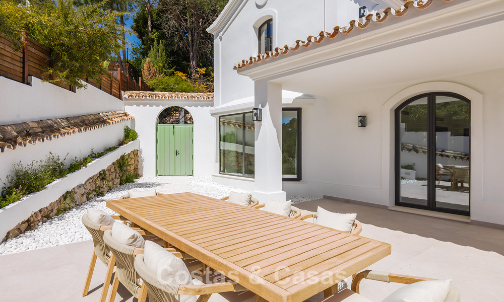 Prestigiosa villa reformada en venta en la cotizada urbanización cerrada de El Madroñal en Marbella - Benahavis 779531