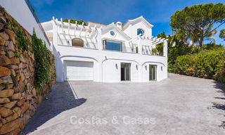 Prestigiosa villa reformada en venta en la cotizada urbanización cerrada de El Madroñal en Marbella - Benahavis 779534 