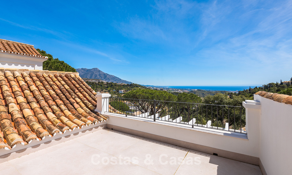 Prestigiosa villa reformada en venta en la cotizada urbanización cerrada de El Madroñal en Marbella - Benahavis 779545