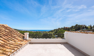 Prestigiosa villa reformada en venta en la cotizada urbanización cerrada de El Madroñal en Marbella - Benahavis 779546 