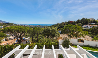 Prestigiosa villa reformada en venta en la cotizada urbanización cerrada de El Madroñal en Marbella - Benahavis 779547 