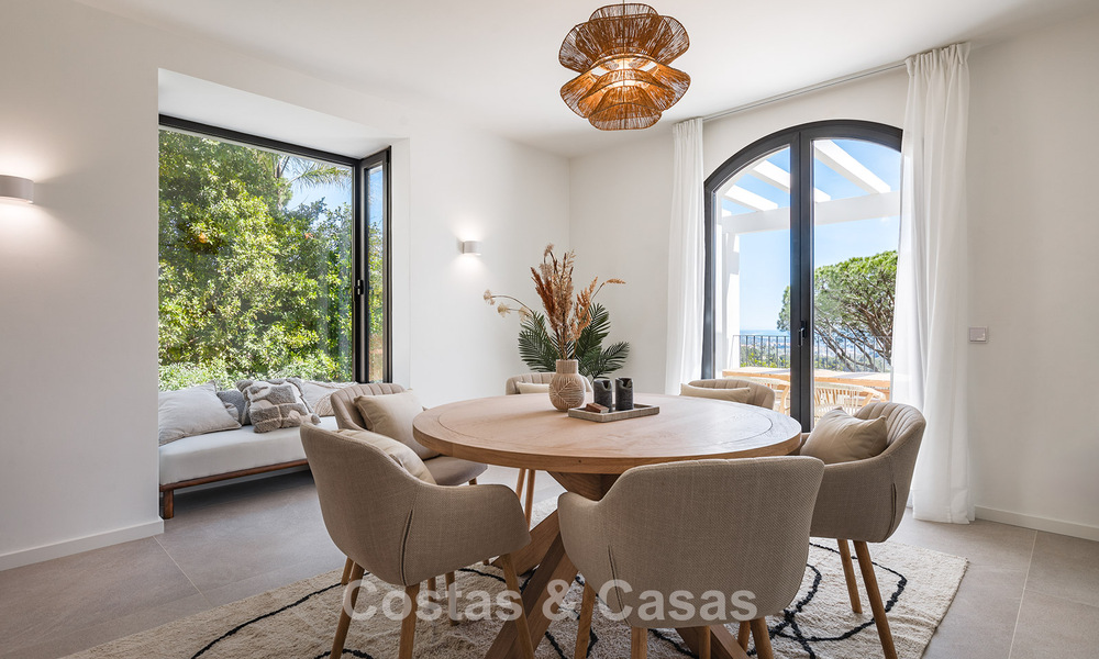 Prestigiosa villa reformada en venta en la cotizada urbanización cerrada de El Madroñal en Marbella - Benahavis 779550