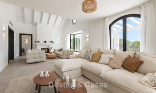 Prestigiosa villa reformada en venta en la cotizada urbanización cerrada de El Madroñal en Marbella - Benahavis 779556 