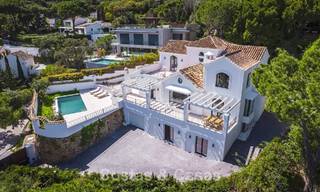 Prestigiosa villa reformada en venta en la cotizada urbanización cerrada de El Madroñal en Marbella - Benahavis 779564 