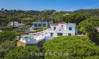 Prestigiosa villa reformada en venta en la cotizada urbanización cerrada de El Madroñal en Marbella - Benahavis 779565 