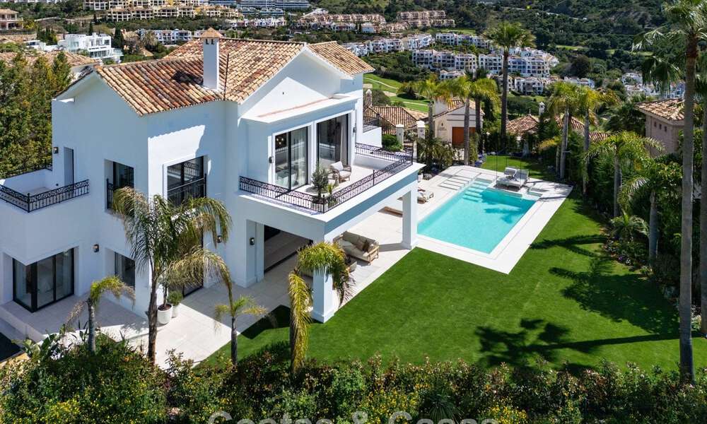 Villa de lujosa arquitectura mediterránea en venta, junto al campo de golf en Marbella - Benahavis 779630
