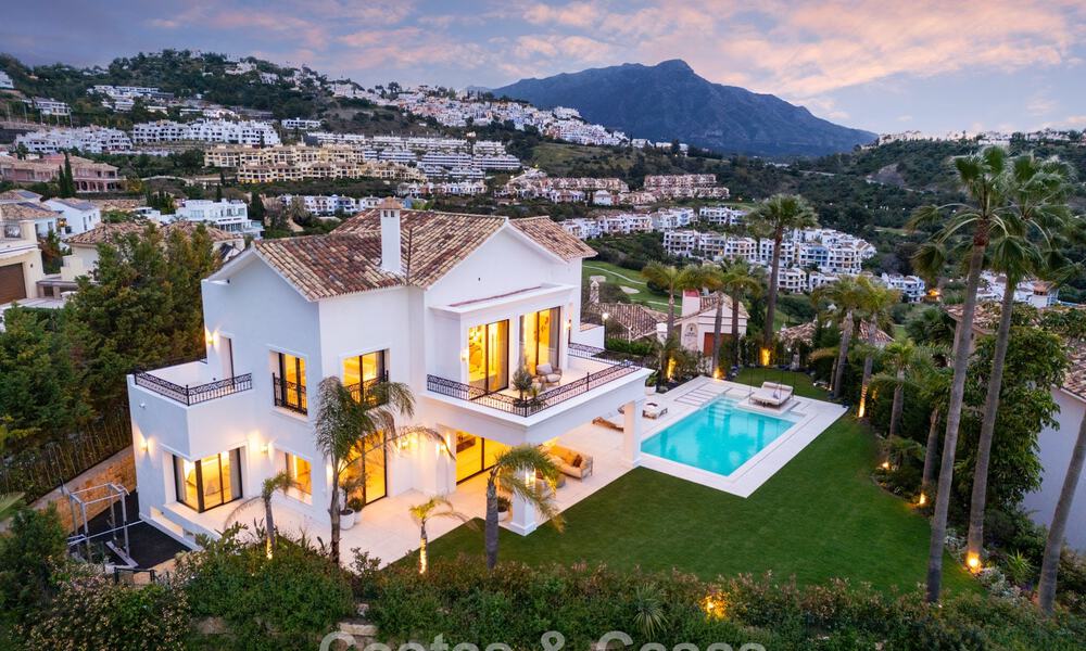 Villa de lujosa arquitectura mediterránea en venta, junto al campo de golf en Marbella - Benahavis 779640