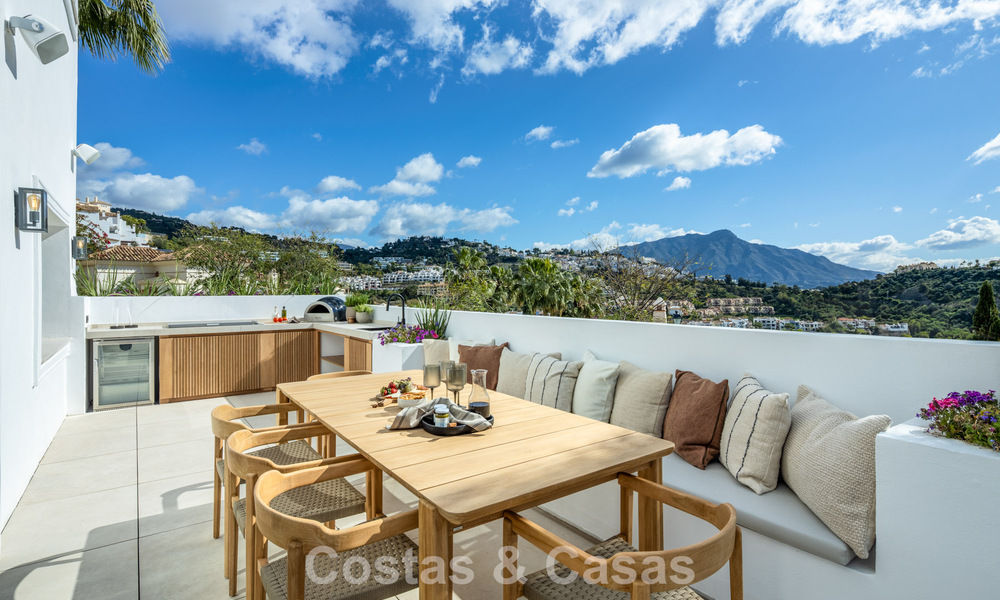 Villa de lujosa arquitectura mediterránea en venta, junto al campo de golf en Marbella - Benahavis 779642