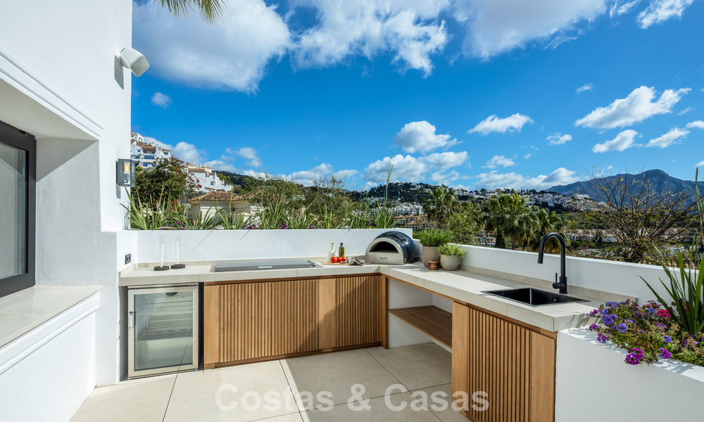 Villa de lujosa arquitectura mediterránea en venta, junto al campo de golf en Marbella - Benahavis 779644