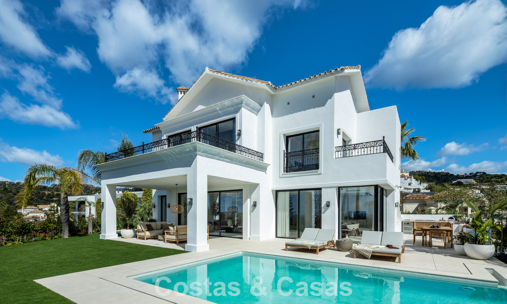 Villa de lujosa arquitectura mediterránea en venta, junto al campo de golf en Marbella - Benahavis 779650