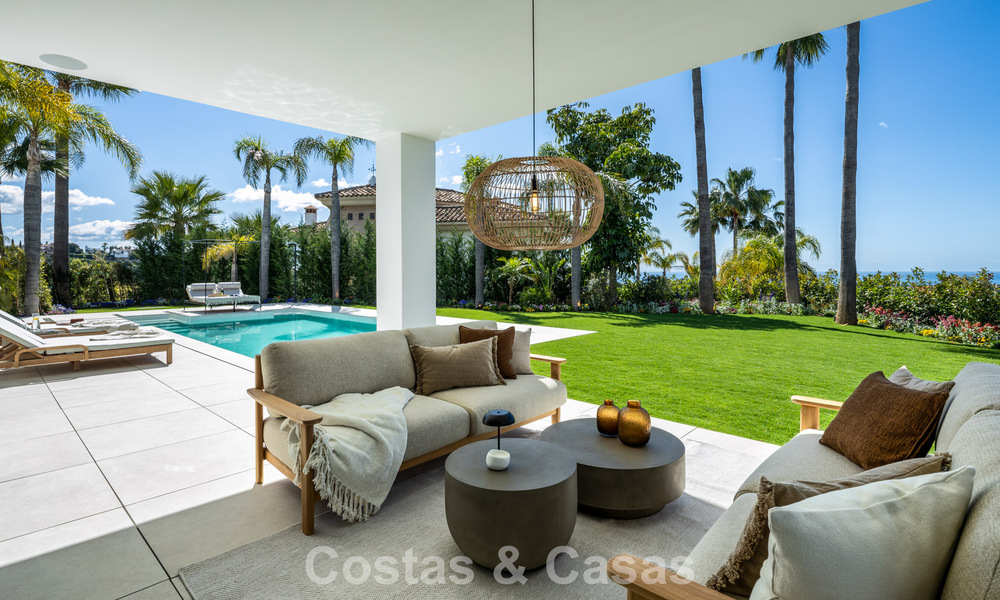 Villa de lujosa arquitectura mediterránea en venta, junto al campo de golf en Marbella - Benahavis 779652