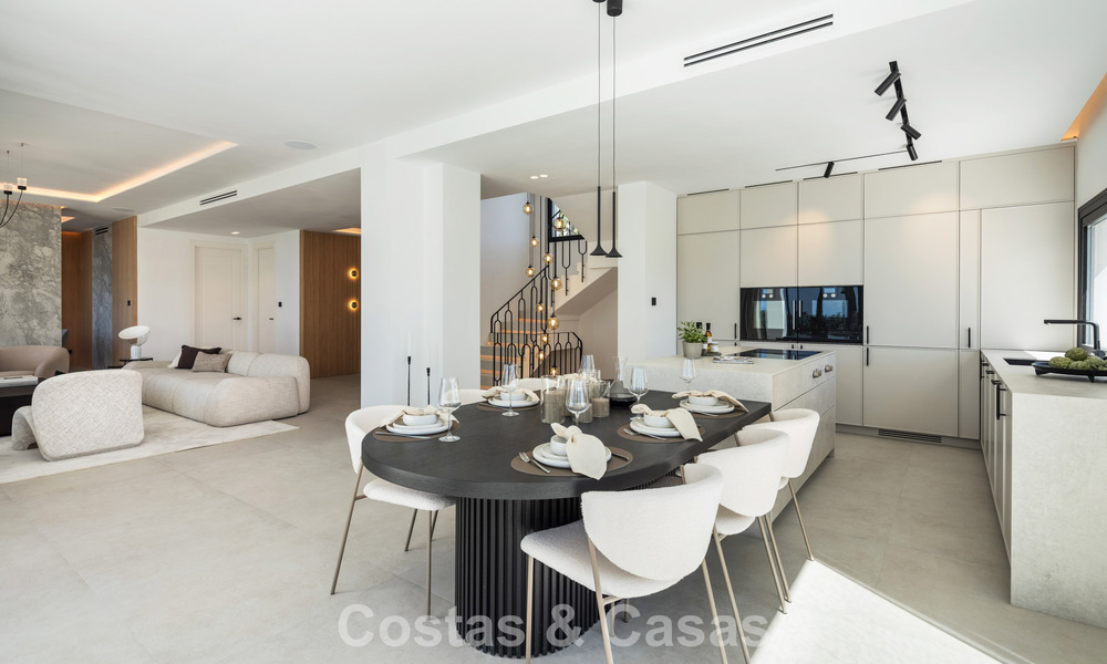 Villa de lujosa arquitectura mediterránea en venta, junto al campo de golf en Marbella - Benahavis 779654