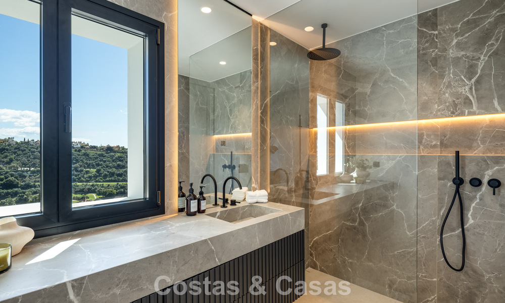 Villa de lujosa arquitectura mediterránea en venta, junto al campo de golf en Marbella - Benahavis 779655