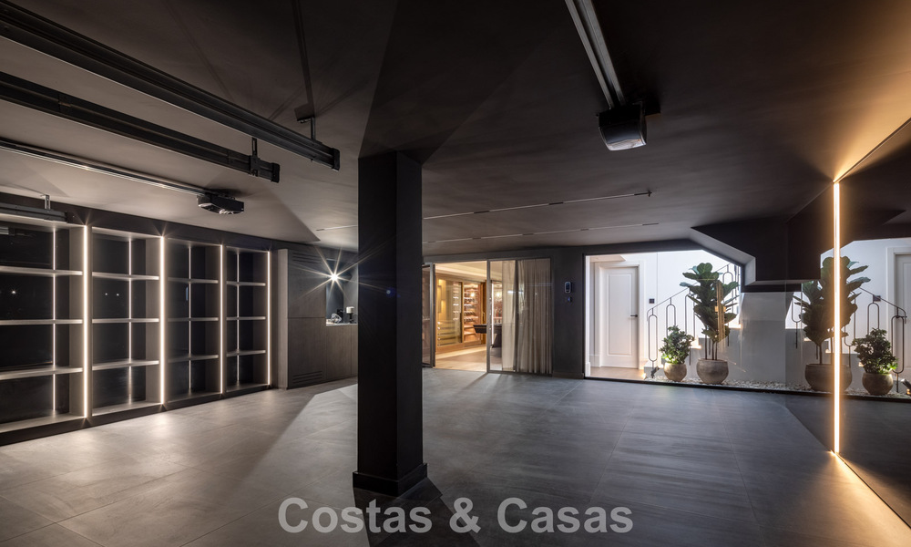 Villa de lujosa arquitectura mediterránea en venta, junto al campo de golf en Marbella - Benahavis 779675