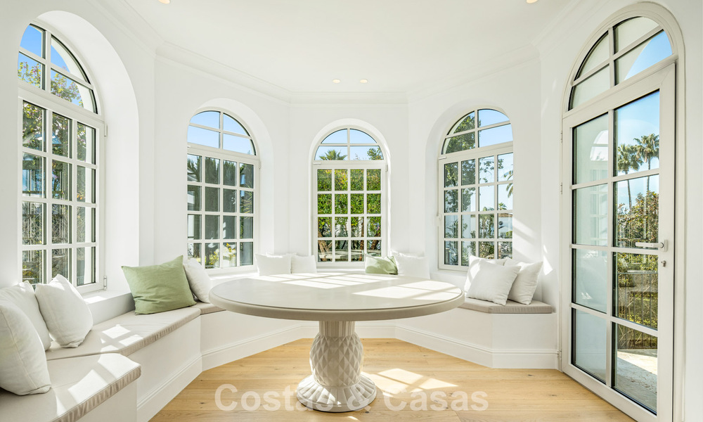 Villa mediterránea de ensueño con grandeza atemporal en venta en el corazón de Nueva Andalucía, Marbella 779677