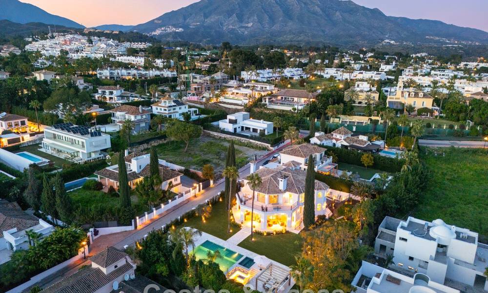 Villa mediterránea de ensueño con grandeza atemporal en venta en el corazón de Nueva Andalucía, Marbella 779678
