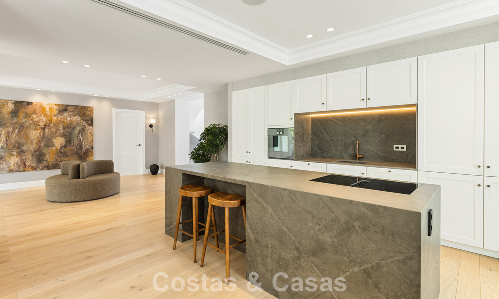 Villa mediterránea de ensueño con grandeza atemporal en venta en el corazón de Nueva Andalucía, Marbella 779696