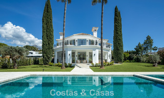 Villa mediterránea de ensueño con grandeza atemporal en venta en el corazón de Nueva Andalucía, Marbella 779701 
