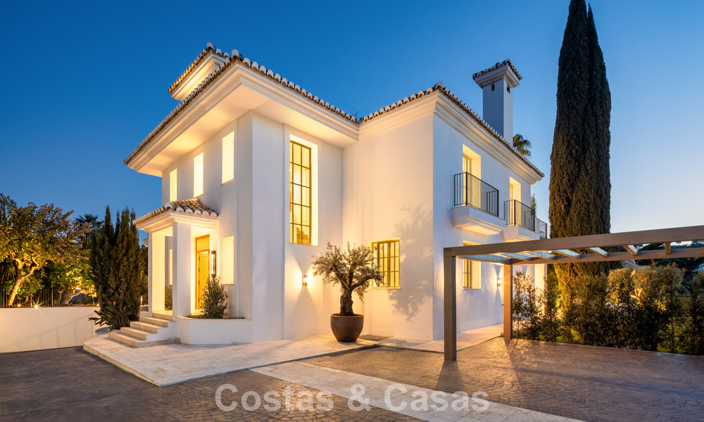 Villa mediterránea de ensueño con grandeza atemporal en venta en el corazón de Nueva Andalucía, Marbella 779711