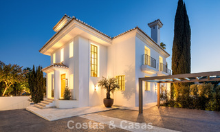 Villa mediterránea de ensueño con grandeza atemporal en venta en el corazón de Nueva Andalucía, Marbella 779711 