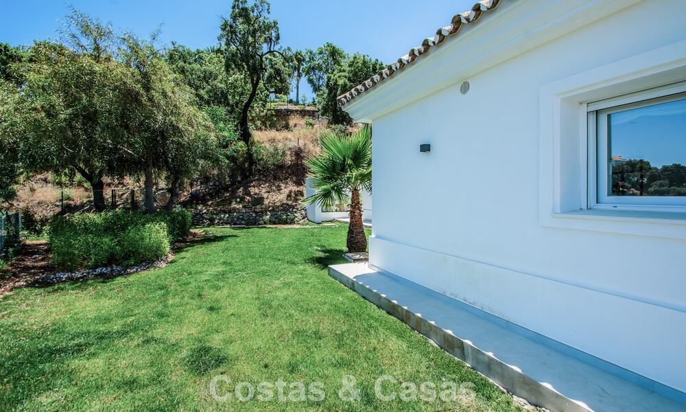 Amplia villa de estilo arquitectónico moderno y mediterráneo en venta al este del centro de Marbella 779834