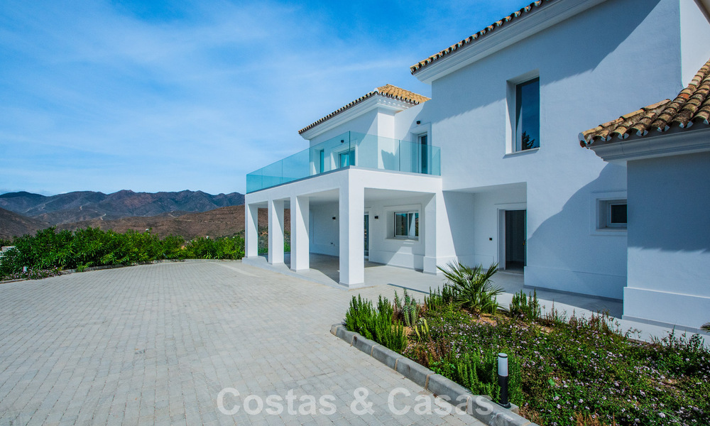 Amplia villa de estilo arquitectónico moderno y mediterráneo en venta al este del centro de Marbella 779847