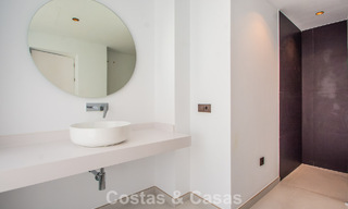 Amplia villa de estilo arquitectónico moderno y mediterráneo en venta al este del centro de Marbella 779850 