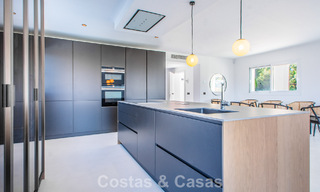 Amplia villa de estilo arquitectónico moderno y mediterráneo en venta al este del centro de Marbella 779854 