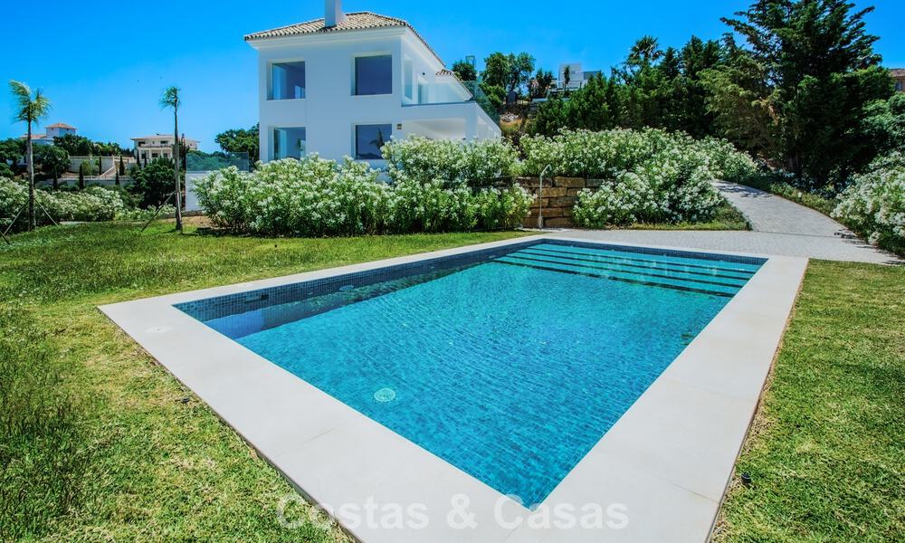 Amplia villa de estilo arquitectónico moderno y mediterráneo en venta al este del centro de Marbella 779862