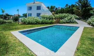 Amplia villa de estilo arquitectónico moderno y mediterráneo en venta al este del centro de Marbella 779862 