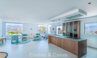 Amplia villa de estilo arquitectónico moderno y mediterráneo en venta al este del centro de Marbella 779863 