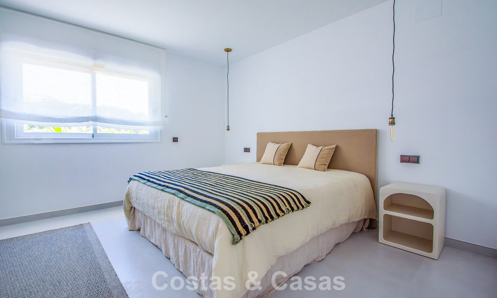 Amplia villa de estilo arquitectónico moderno y mediterráneo en venta al este del centro de Marbella 779869